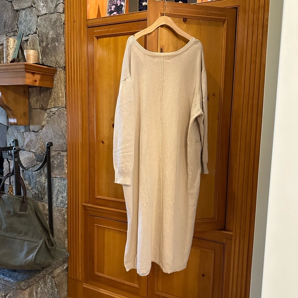 11 HONORÉ women’s NOLA LONG SLEEVE MIDI SWEATER DRESS IN OATMEAL - Picture 8 of 12